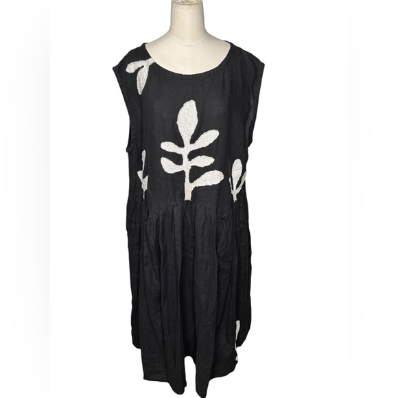 TINA GIVENS | Linen Julia dress with appliqués Size Medium in Black - Picture 2 of 11